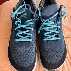 Men's Altra Navy/Light Blue Size 11.5